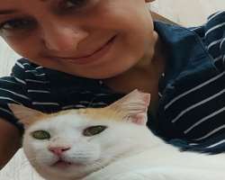 Payal has adopted a white cat in her home and named her Doremon.